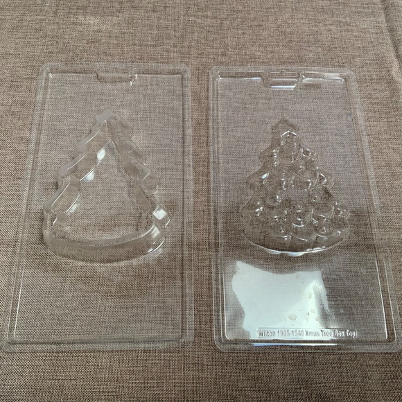 Huge Selection of Chocolate Molds - Picture 6 of 8